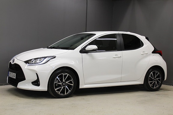 Toyota Yaris 2 of 14