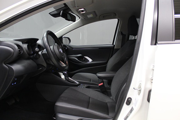 Toyota Yaris 7 of 14