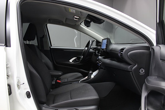 Toyota Yaris 11 of 14