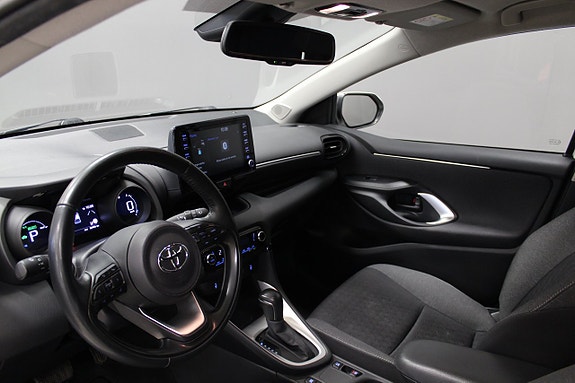 Toyota Yaris 8 of 14