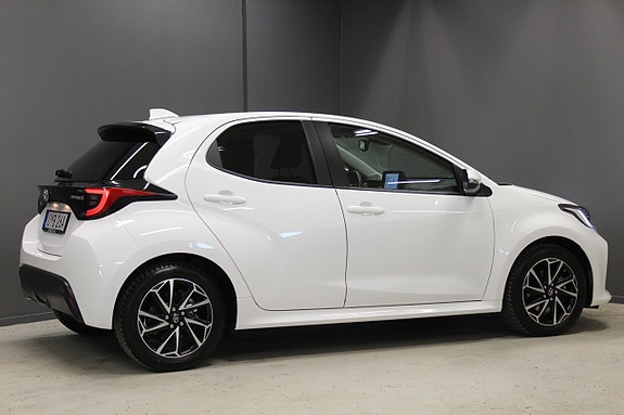 Toyota Yaris 4 of 14