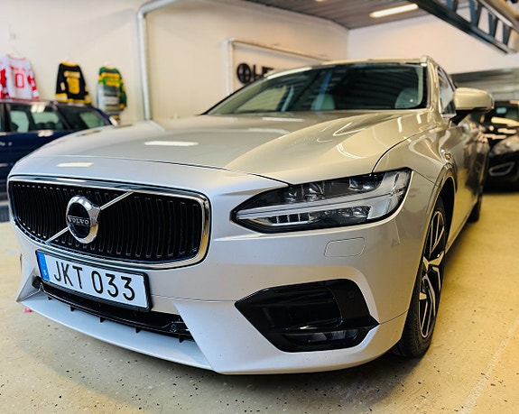 Volvo V90 2 of 23
