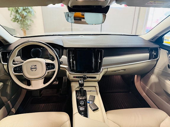 Volvo V90 17 of 23