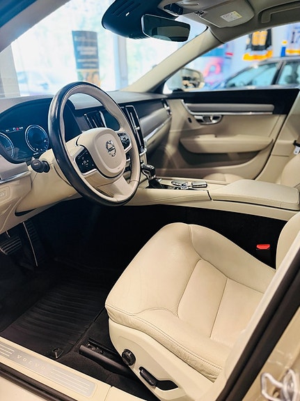 Volvo V90 14 of 23