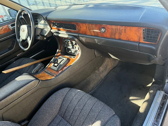 Jaguar XJ 6 of 6