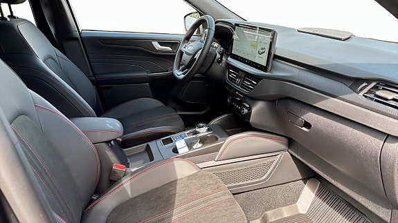 Ford Kuga 3 of 9