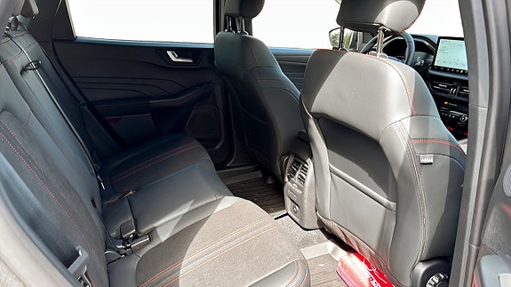 Ford Kuga 5 of 9