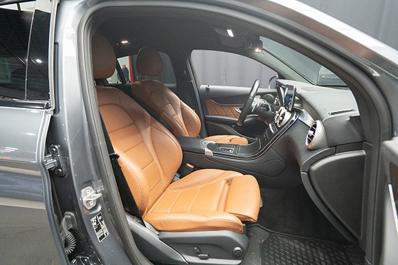 Mercedes-Benz GLC300 de 14 of 21