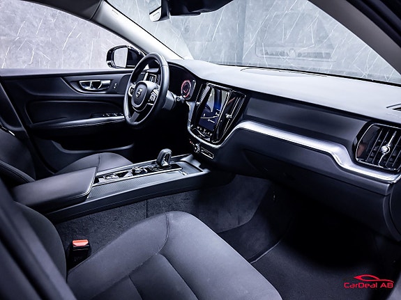 Volvo V60 Cross Country 14 of 30
