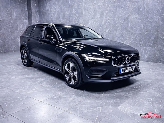 Volvo V60 Cross Country 9 of 30