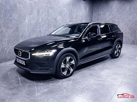 Volvo V60 Cross Country 3 of 30
