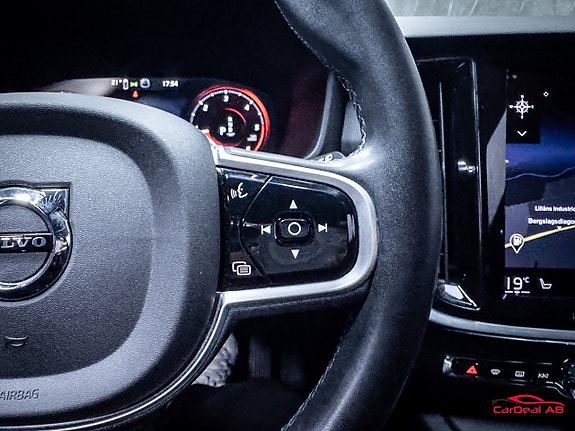 Volvo V60 Cross Country 23 of 30
