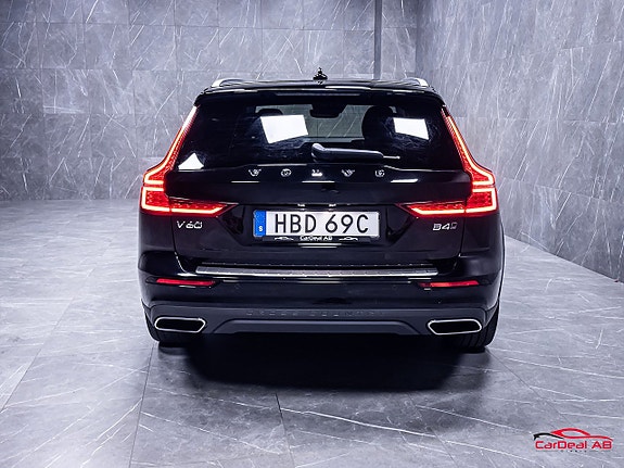 Volvo V60 Cross Country 6 of 30