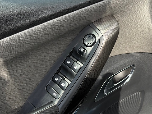 Citroen Grand C4 Picasso 13 of 18