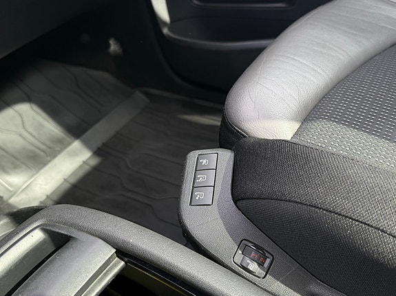Citroen Grand C4 Picasso 14 of 18
