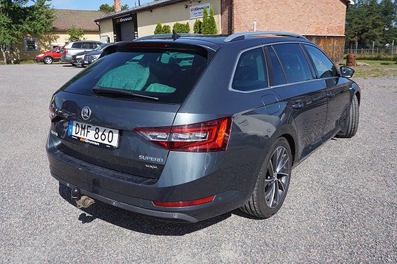 Skoda Superb 3 of 8