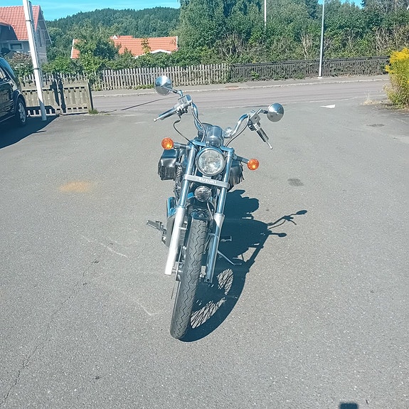 Suzuki VS800 INTRUDER 3 of 7
