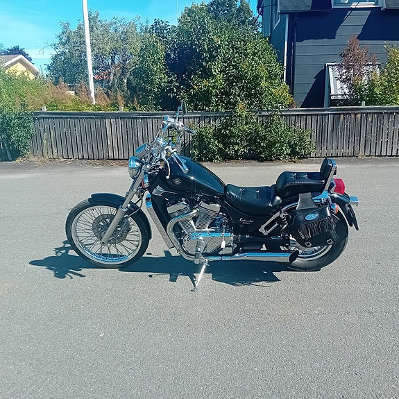 Suzuki VS800 INTRUDER 5 of 7