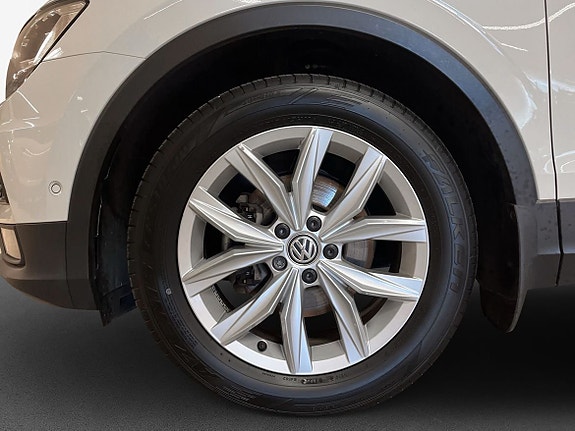 Volkswagen Tiguan 5 of 10