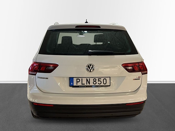 Volkswagen Tiguan 6 of 10