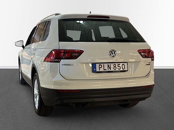 Volkswagen Tiguan 2 of 10