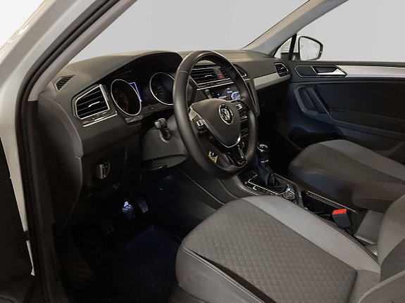 Volkswagen Tiguan 7 of 10