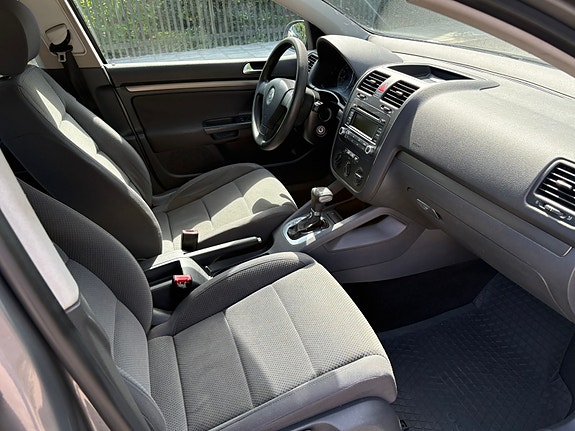 Volkswagen Golf V 4 of 4