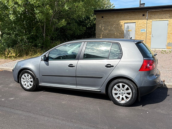 Volkswagen Golf V 3 of 4