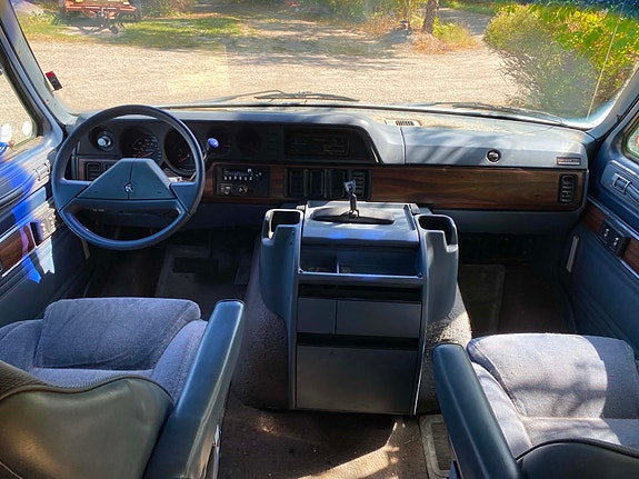 Dodge RAM 2500 9 of 12