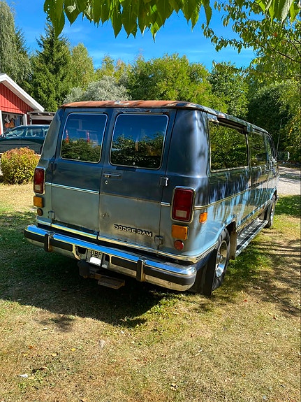 Dodge RAM 2500 3 of 12