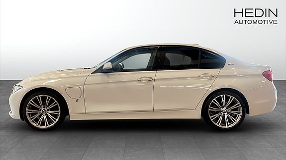 BMW 330e 6 of 10