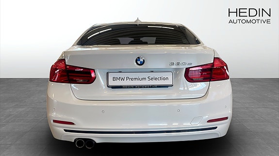 BMW 330e 7 of 10