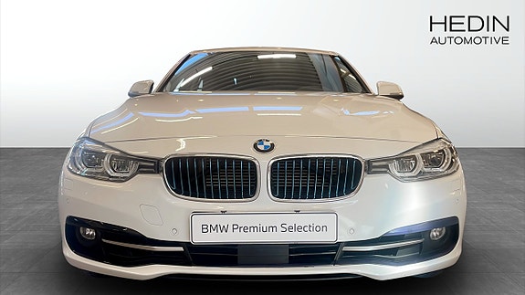 BMW 330e 8 of 10