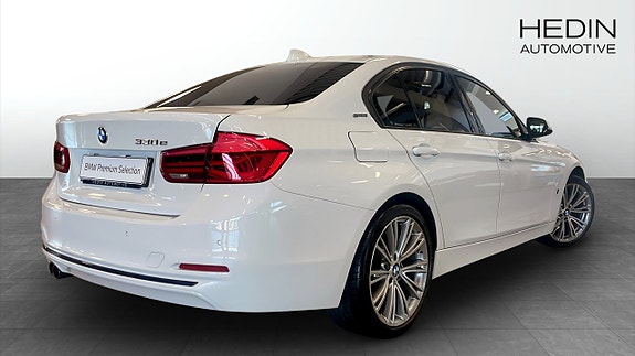 BMW 330e 2 of 10
