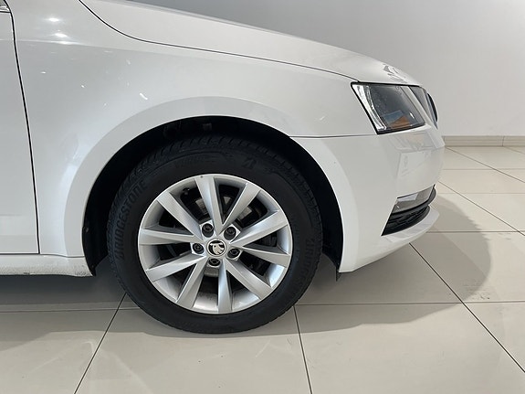 Skoda Octavia 6 of 24