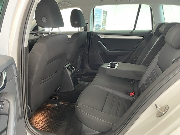 Skoda Octavia 14 of 24
