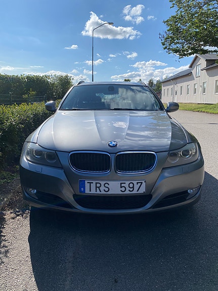 BMW 320d 2 of 10