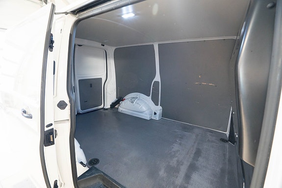 Volkswagen Transporter 12 of 18
