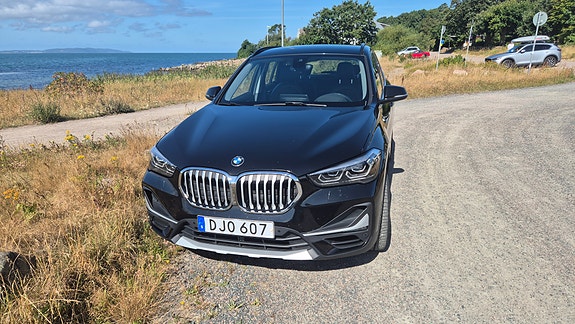 BMW X1 2 of 6
