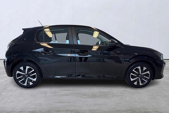 Peugeot 208 3 of 14