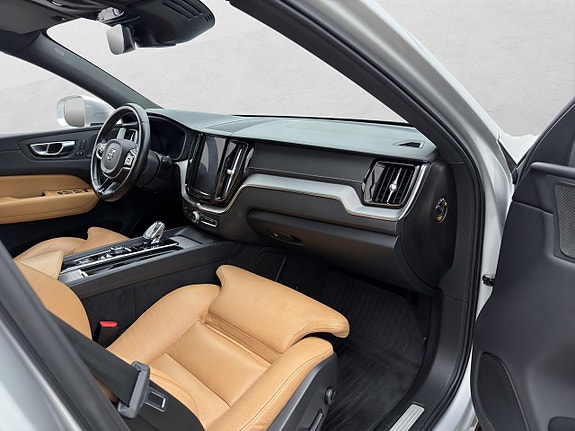 Volvo XC60 18 of 30