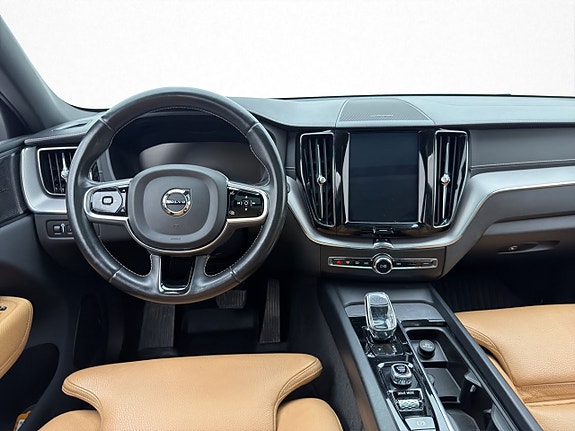 Volvo XC60 15 of 30