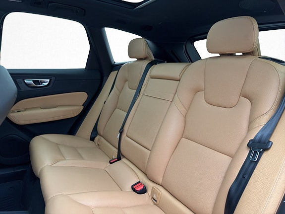 Volvo XC60 20 of 30
