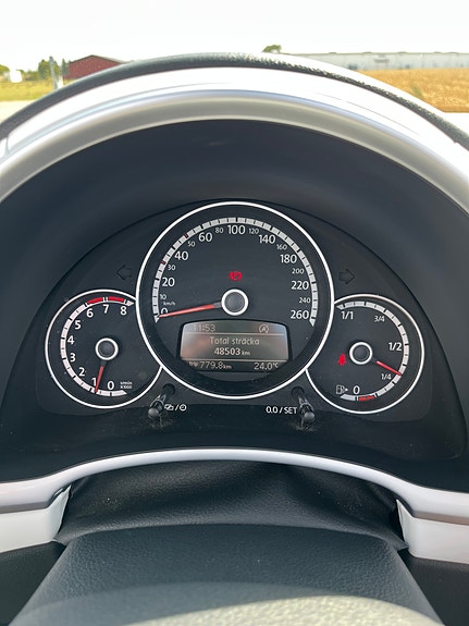 Volkswagen Beetle 2 of 9