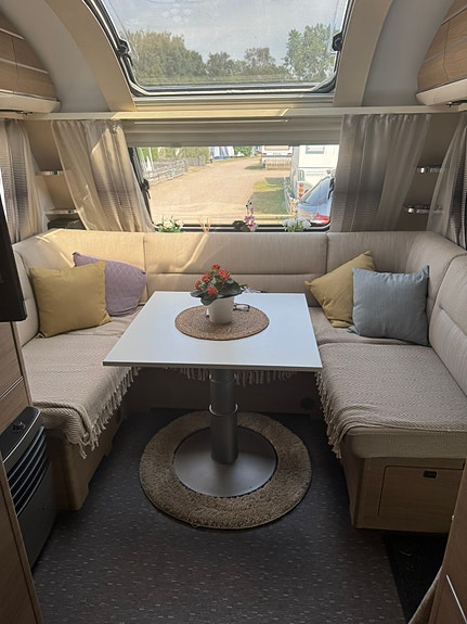 Adria Adora 593 up 5 of 6