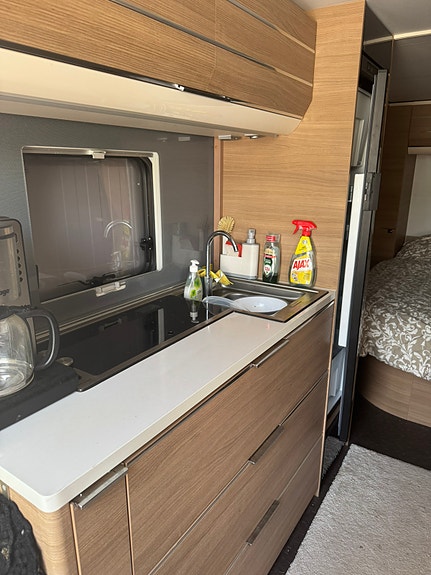 Adria Adora 593 up 2 of 6