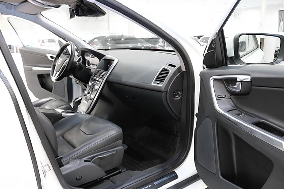 Volvo XC60 13 of 28