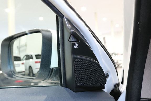 Volvo XC60 25 of 28