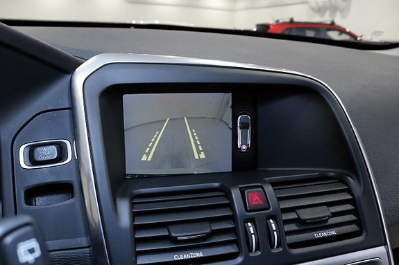Volvo XC60 24 of 28