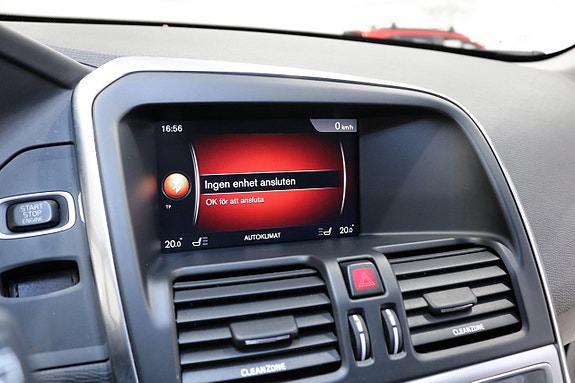 Volvo XC60 23 of 28